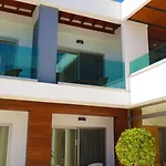 Zest Exclusive & Ξενοδοχείο Ortakent