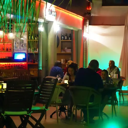 Zest Exclusive & מלון