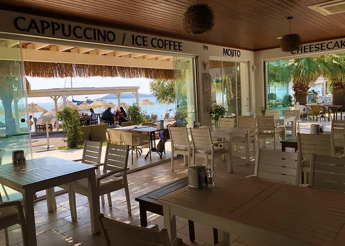 Отель Zest Exclusive & 3*